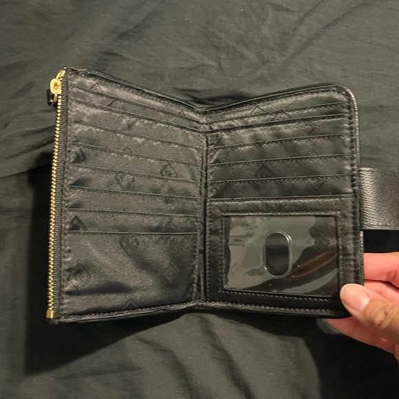 CUTE ✨ Vera Bradley Retro Print Wallet - Picture 5 of 12